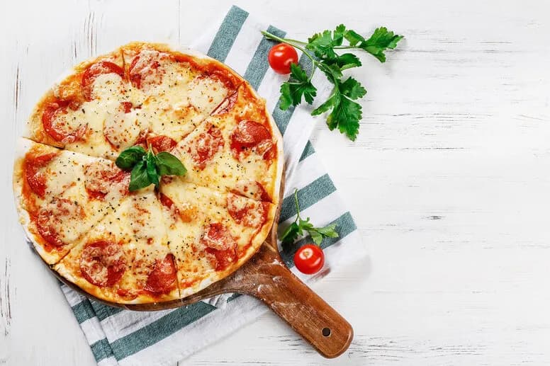 Pyszny przepis na pizzę bezglutenową, którą pokochasz bez wyrzeczeń