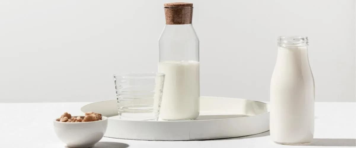 Ile kalorii ma litr mleka? Poznaj różnice między rodzajami mleka