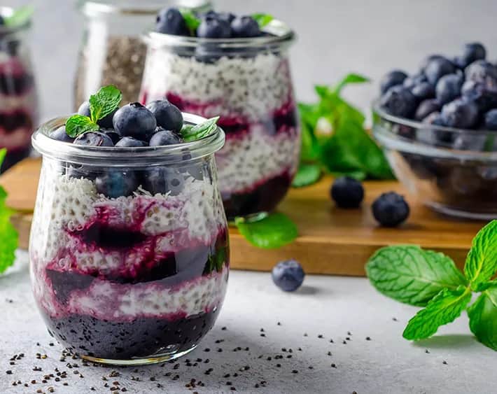 Przepisy na zdrowe desery, które zaspokoją Twoje słodkie pragnienia